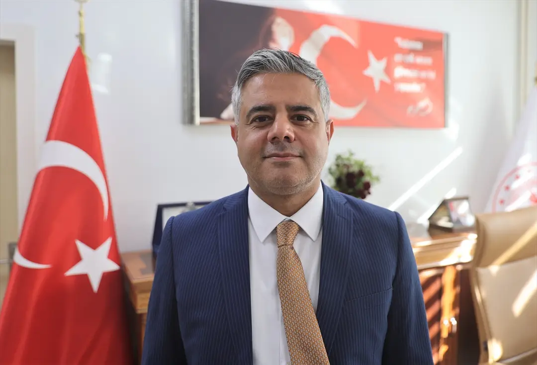 Mardin'de meydanlara yerleştirilen cihazlarla ani kalp durması vakalarına ilk müdahale yapılacak