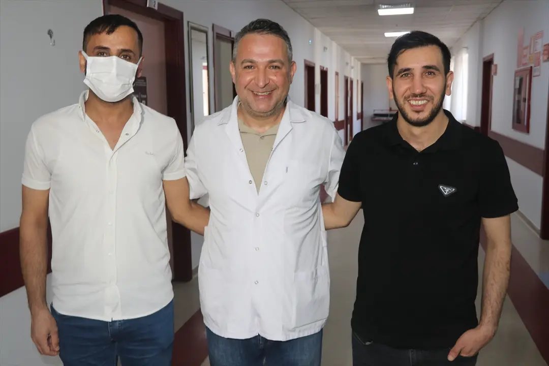 Sağlık çalışanı kardeşinin bağışladığı böbrekle hayata bağlandı