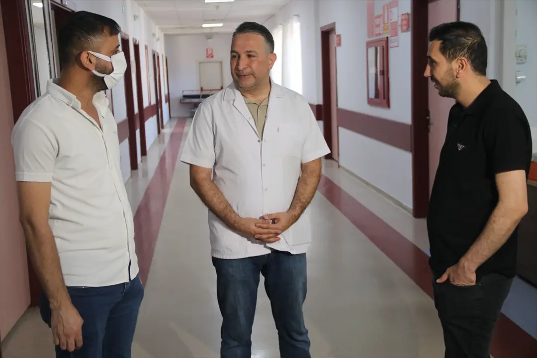 Sağlık çalışanı kardeşinin bağışladığı böbrekle hayata bağlandı