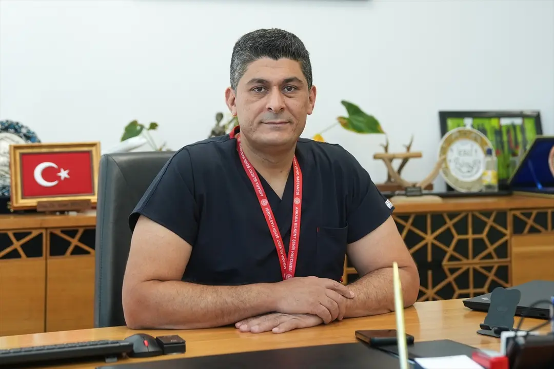 Sığ suya balıklama atlamak boyun kırıkları ve felç riskini artırabiliyor