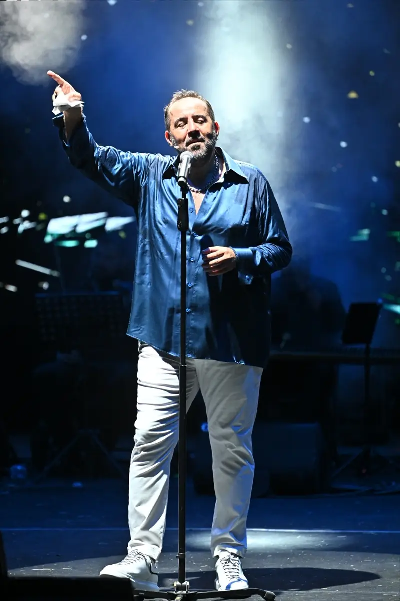 Ata Demirer: Yaz turnesi 'Ata Demirer Gazinosu' ile başlıyor