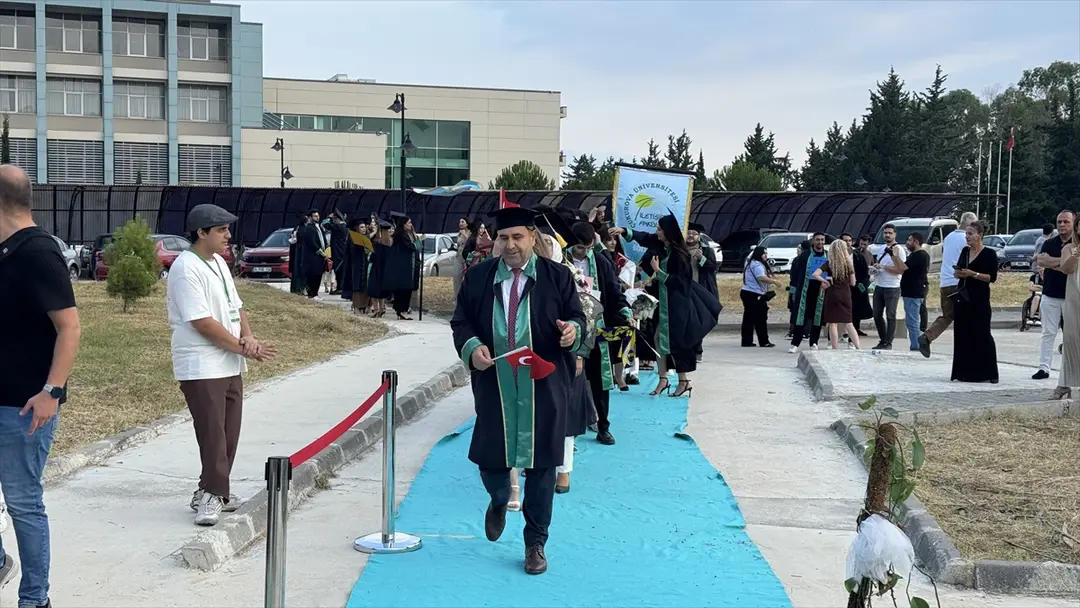 Çukurova Üniversitesi'nde mezuniyet coşkusu