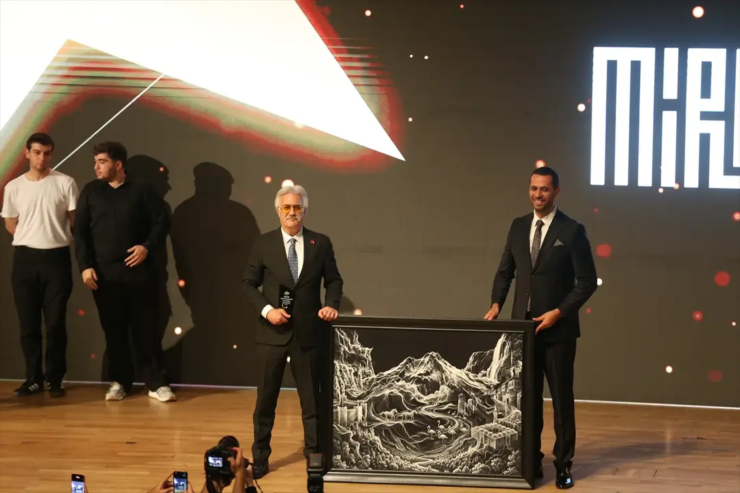 Tamer Karadağlı: Turizm elçisi ödülü aldım