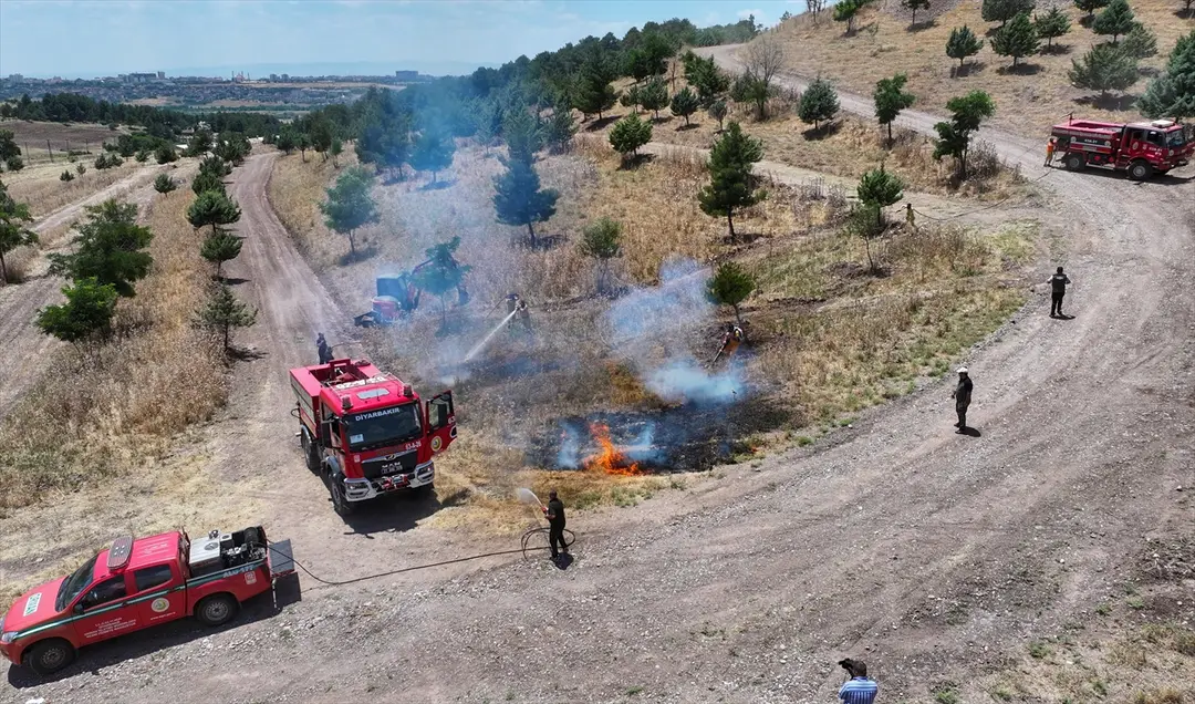 Diyarbakır'da "ateş savaşçıları" olası yangınlara karşı nöbette