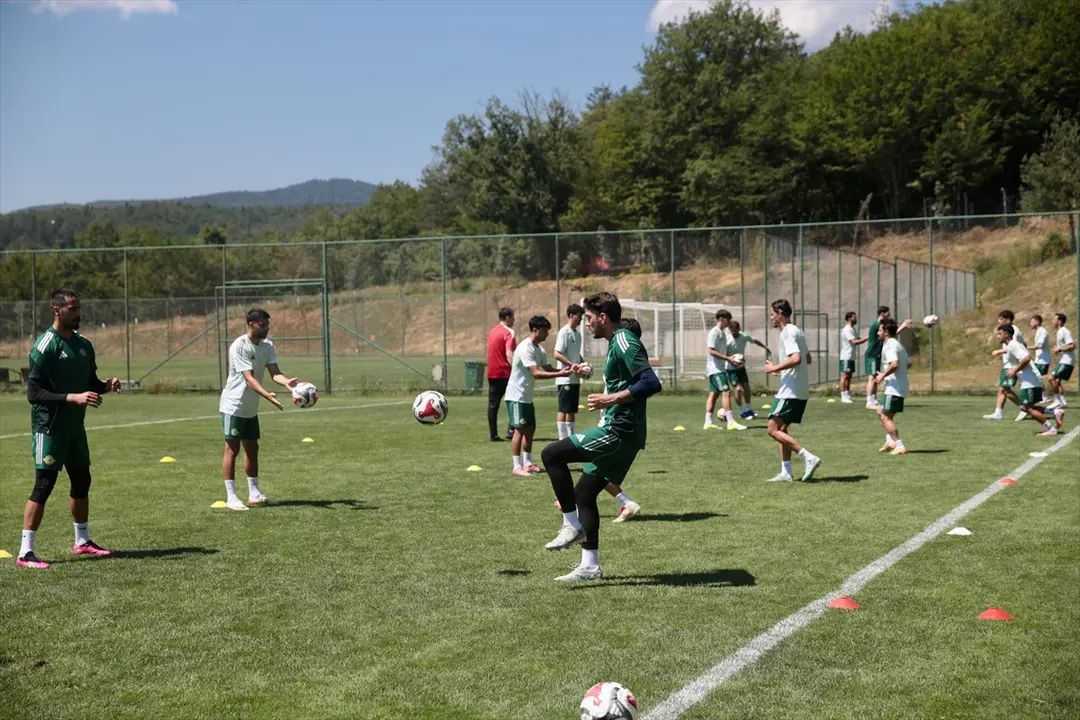 Esenler Erokspor, geçen sezon play-off'ta kaçırdığı Süper Lig'e bu kez şampiyon olarak çıkmak istiyor