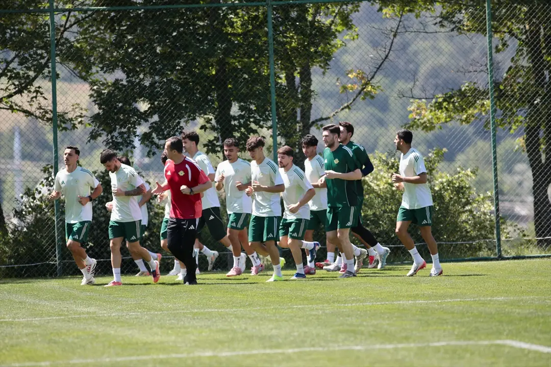 Esenler Erokspor, geçen sezon play-off'ta kaçırdığı Süper Lig'e bu kez şampiyon olarak çıkmak istiyor