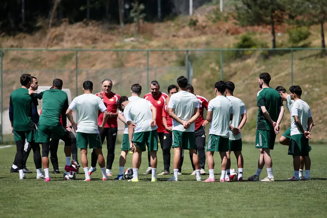 Esenler Erokspor, geçen sezon play-off'ta kaçırdığı Süper Lig'e bu kez şampiyon olarak çıkmak istiyor