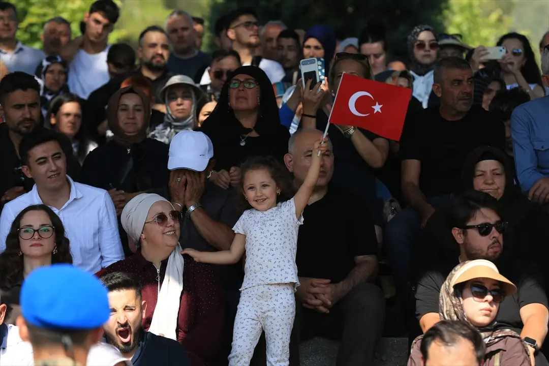 Manisa'da komando eğitimi alan 1927 uzman erbaş mezun oldu