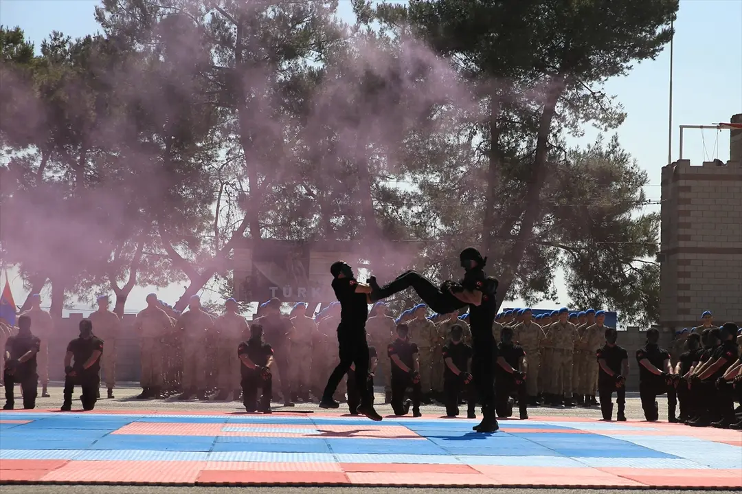 Manisa'da komando eğitimi alan 1927 uzman erbaş mezun oldu