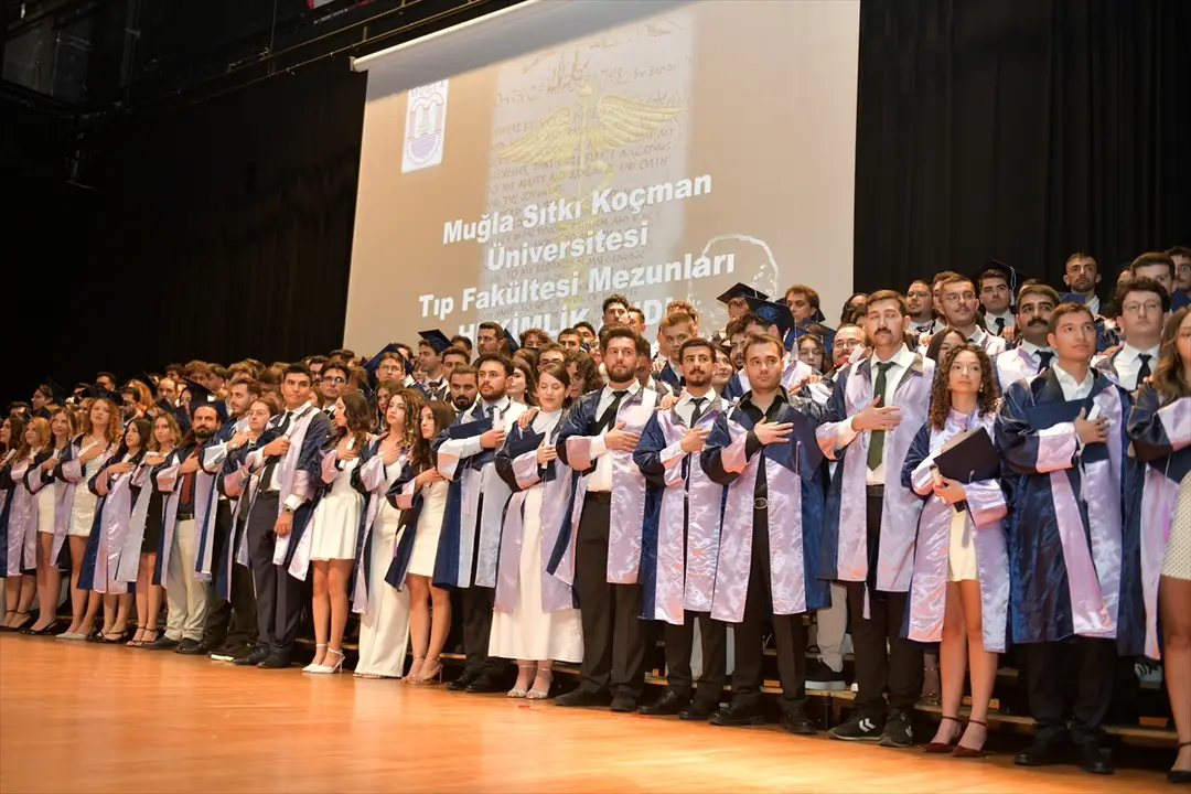 MSKÜ Tıp Fakültesi'nden 187 öğrenci mezun oldu