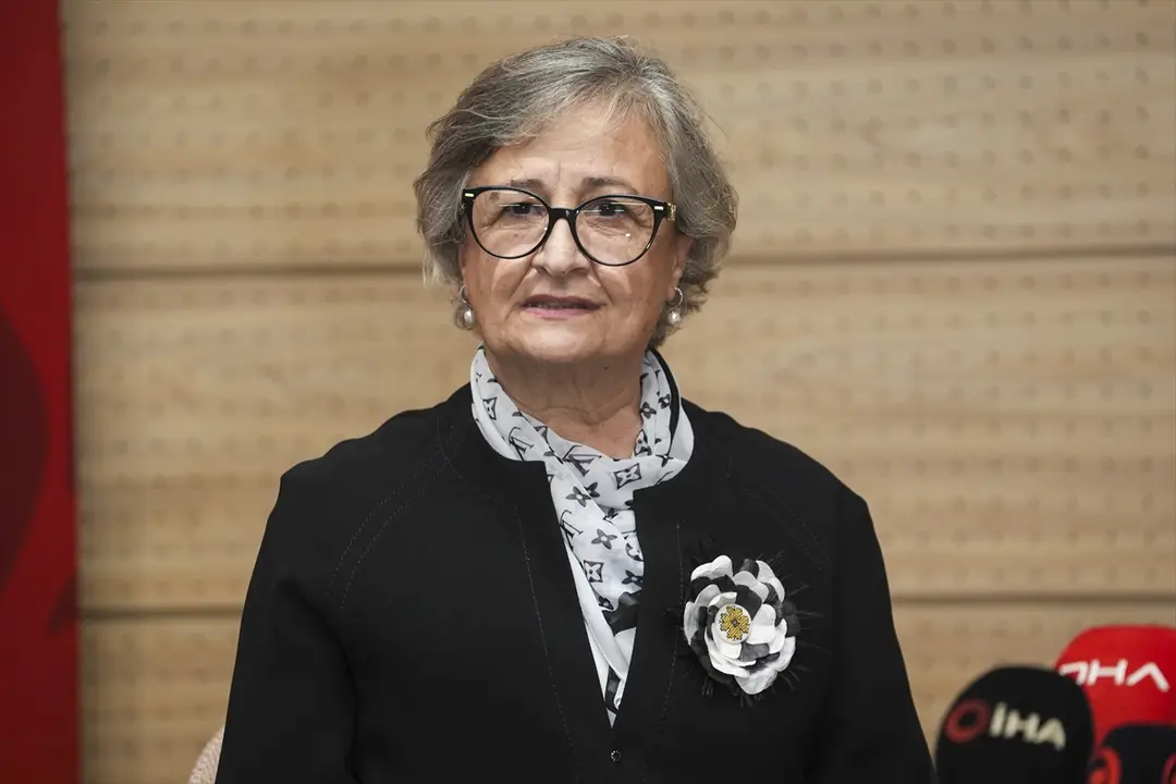 Depremzede anne TOGEM-DER desteğiyle biyonik kola kavuştu