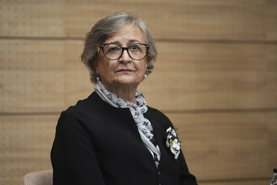 Depremzede anne TOGEM-DER desteğiyle biyonik kola kavuştu