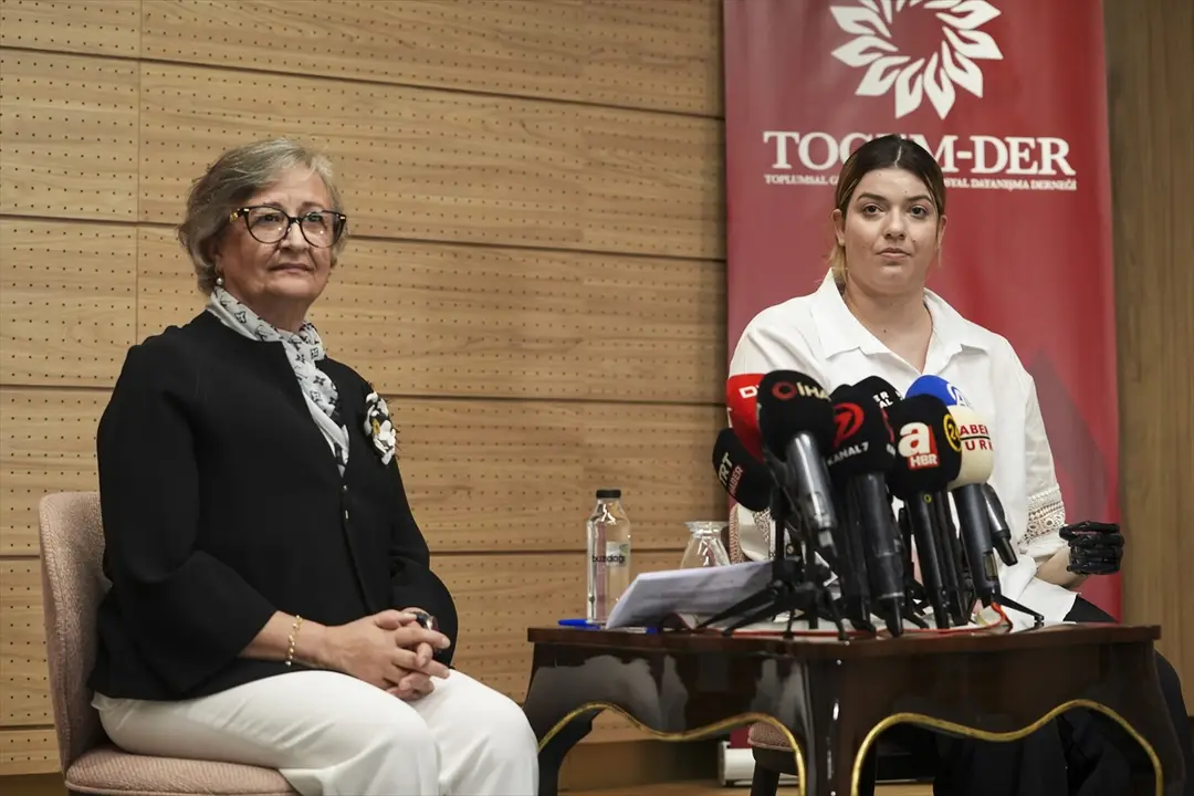 Depremzede anne TOGEM-DER desteğiyle biyonik kola kavuştu