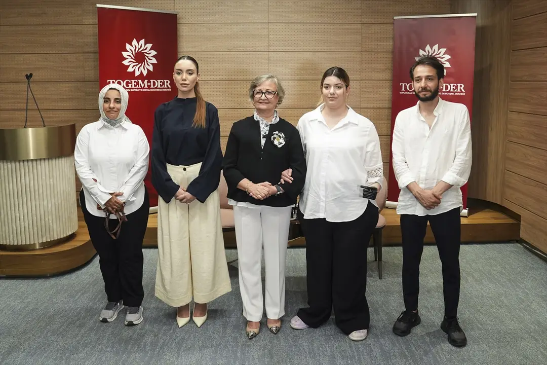 Depremzede anne TOGEM-DER desteğiyle biyonik kola kavuştu