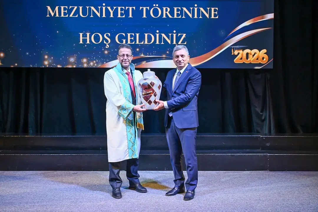Bilim Üniversitesi'nde 76 diş hekimi mezun oldu