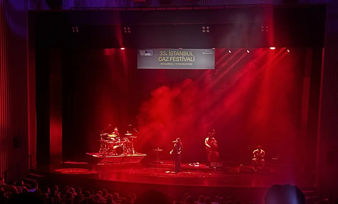 Arooj Aftab: AKM'de unutulmaz konser