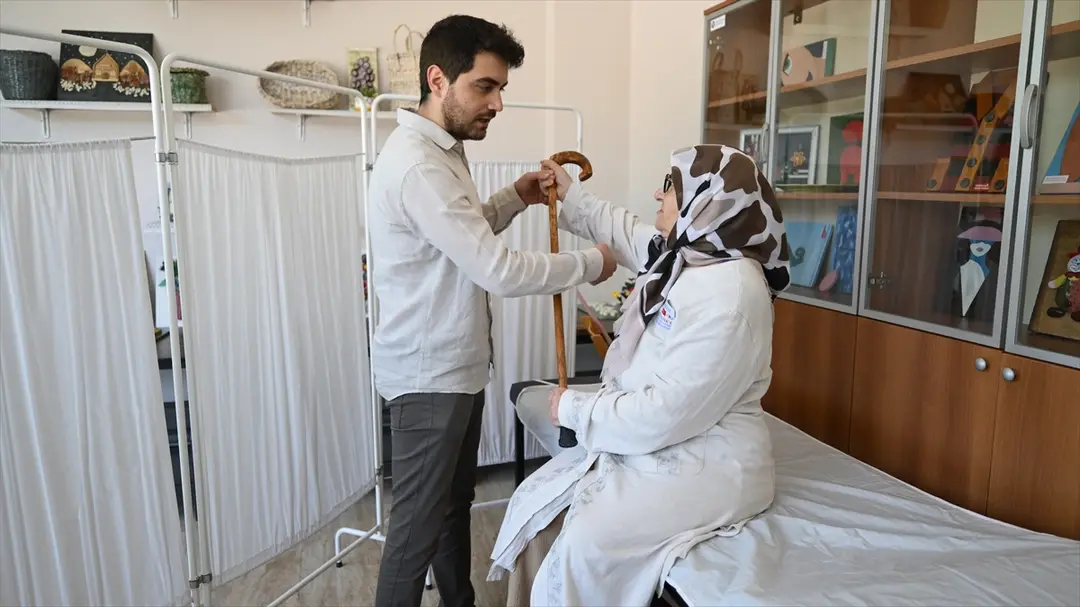 "Huzur Akademisi" yaşlılara aktif yaşamın kapısını aralıyor