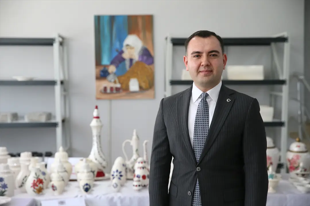 ADEM'de tanıştılar, kooperatif kurarak çini ve seramik üretimine başladılar