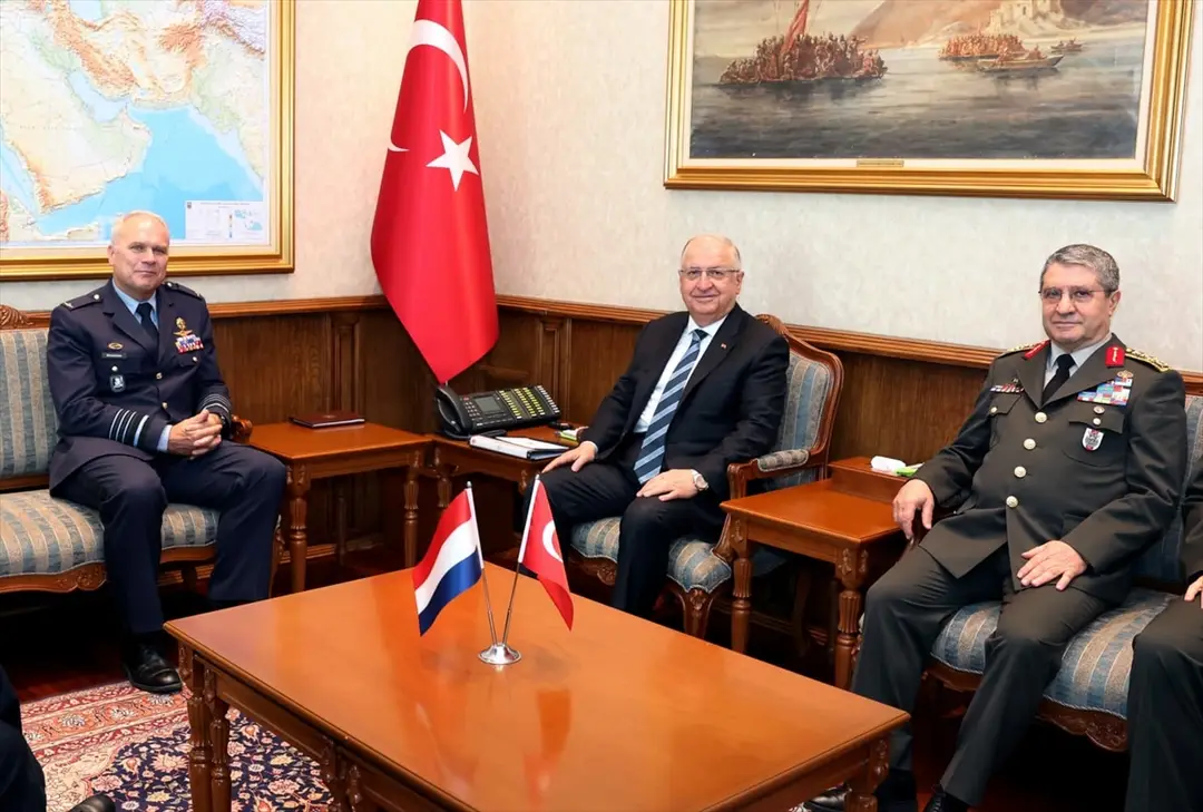 Bakan Güler: Hollanda Genelkurmay Başkanı'nı kabul etti