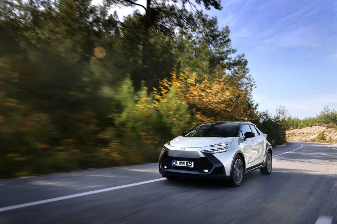 Toyota C-HR Hybrid: Türkiye'de 6 ayda 13.992 adet satıldı