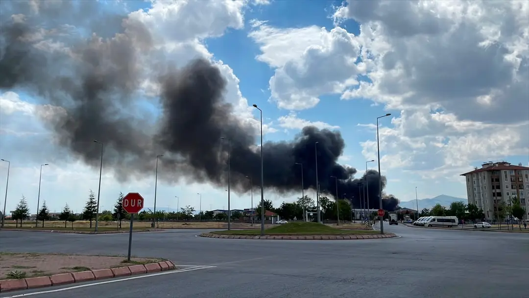 Kayseri'de hurdalıkta çıkan yangın söndürüldü
