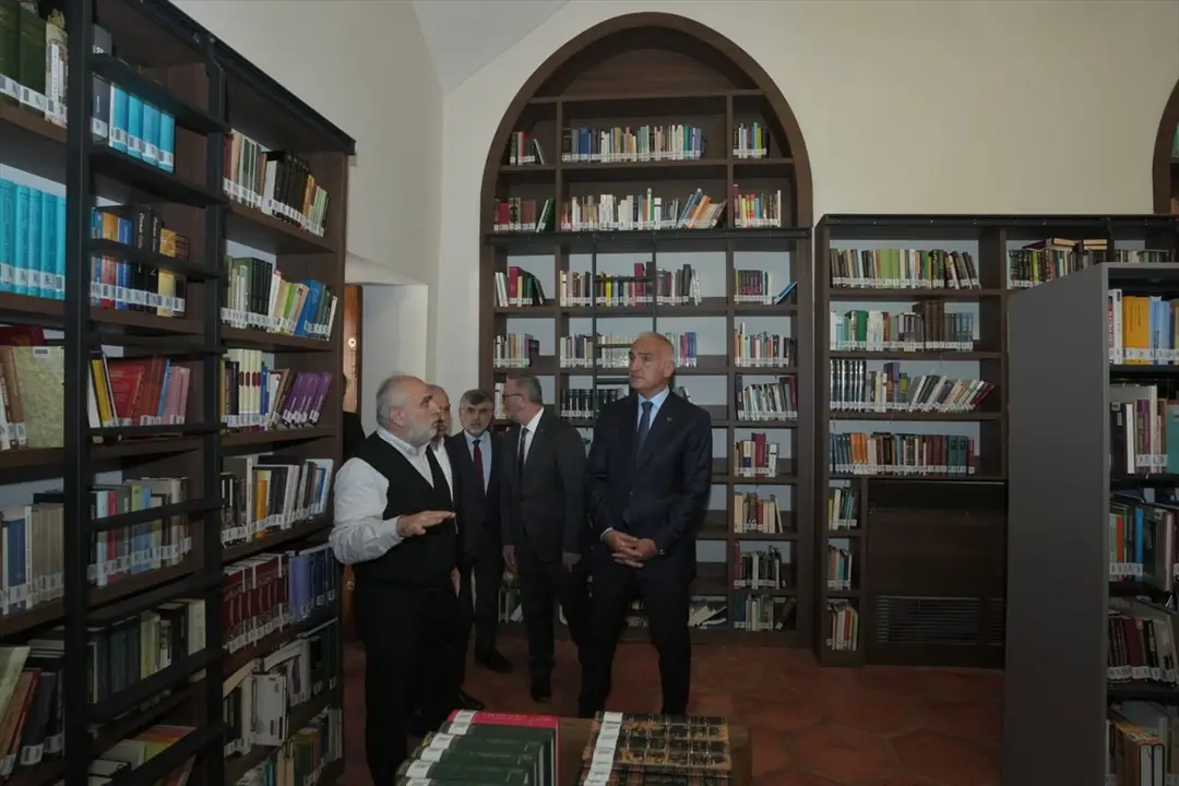 Kültür ve Turizm Bakanı Ersoy, bilim tarihçisi Prof. Dr. İhsan Fazlıoğlu ile görüştü