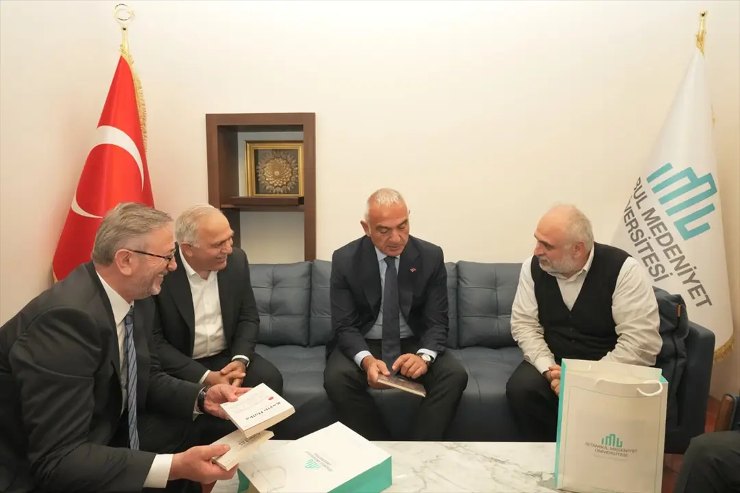 Kültür ve Turizm Bakanı Ersoy, bilim tarihçisi Prof. Dr. İhsan Fazlıoğlu ile görüştü