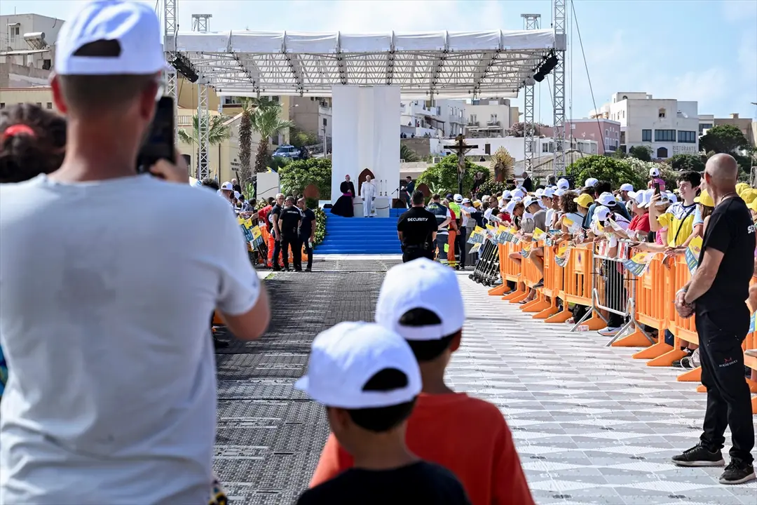 Papa 14. Leo, Avrupa'yı göçmenler konusunda daha fazla sorumluluk üstlenmeye çağırdı