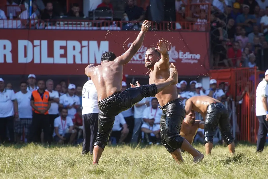665. Tarihi Kırkpınar Yağlı Güreşleri'nde çeyrek finale yükselen başpehlivanlar belli oldu