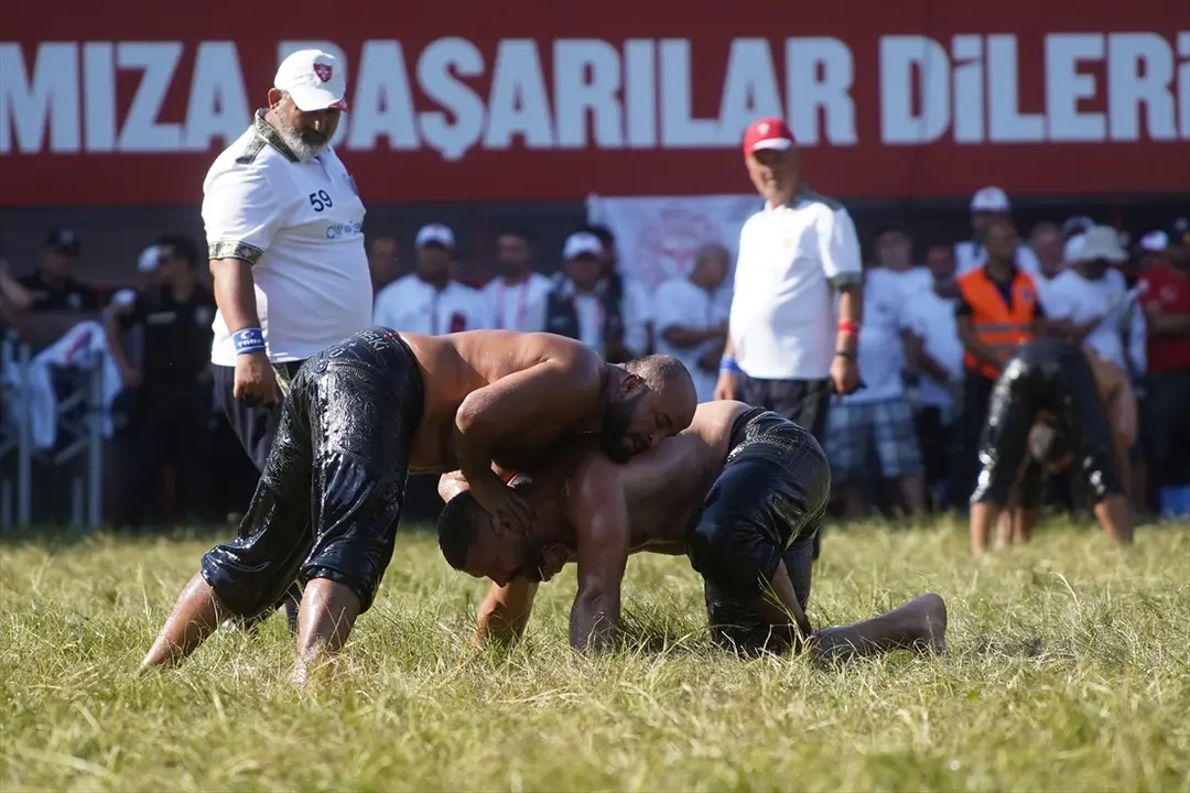 665. Tarihi Kırkpınar Yağlı Güreşleri'nde çeyrek finale yükselen başpehlivanlar belli oldu
