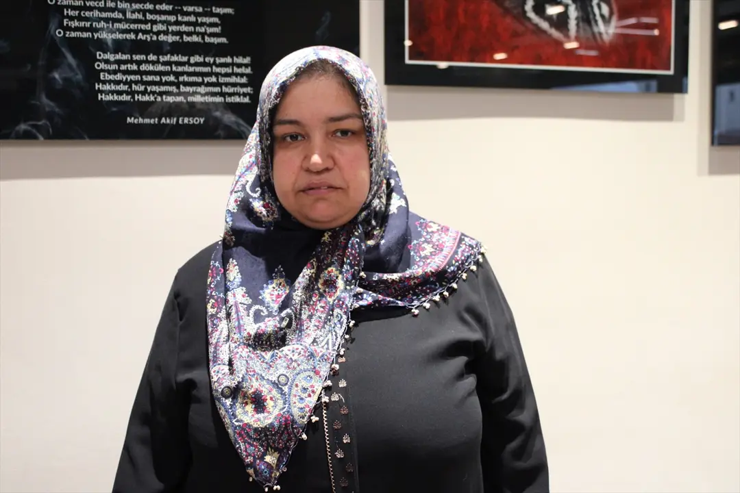 Üniversite öğrencilerinden özel gereksinimli bireylere tekerlekli sandalye hediyesi