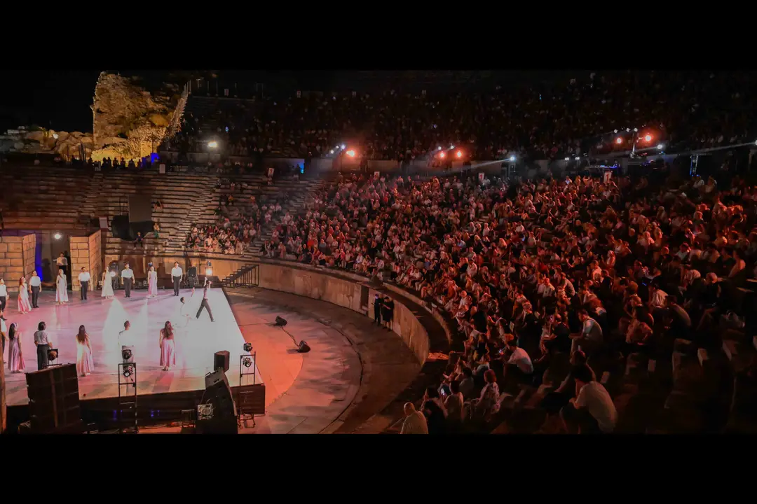 Efes Antik Tiyatro'da Zorba sahnelendi