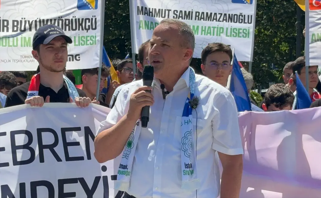 Liseliler Srebrenitsa Soykırımı anma etkinliklerine katılmak üzere Bosna Hersek'e gitti