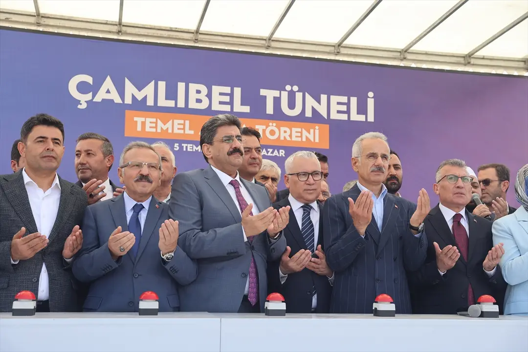 Bakan Uraloğlu, Sivas'ta Çamlıbel Tüneli Temel Atma Töreni'nde konuştu: