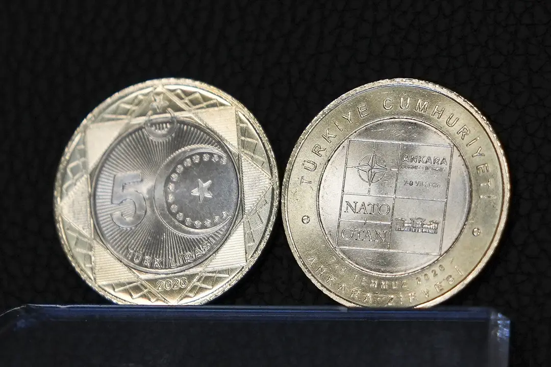 NATO Zirvesi anısına özel 5 lira basıldı
