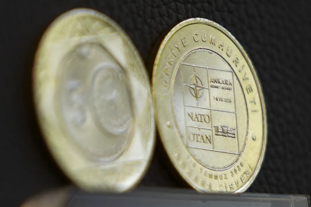 NATO Zirvesi anısına özel 5 lira basıldı