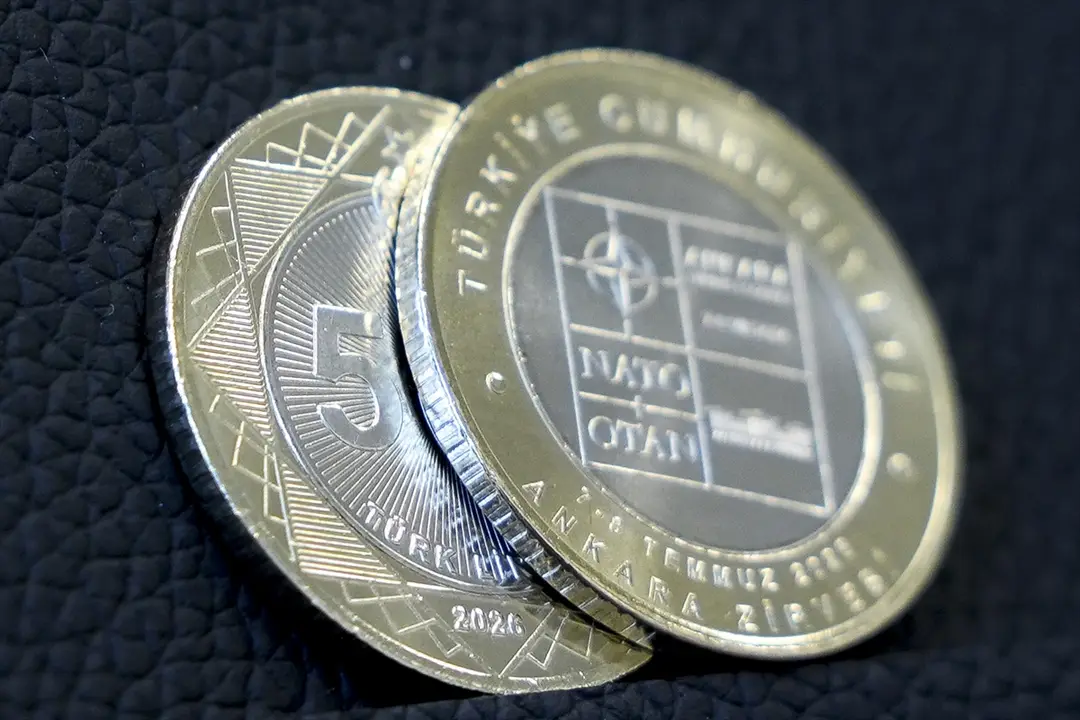 NATO Zirvesi anısına özel 5 lira basıldı