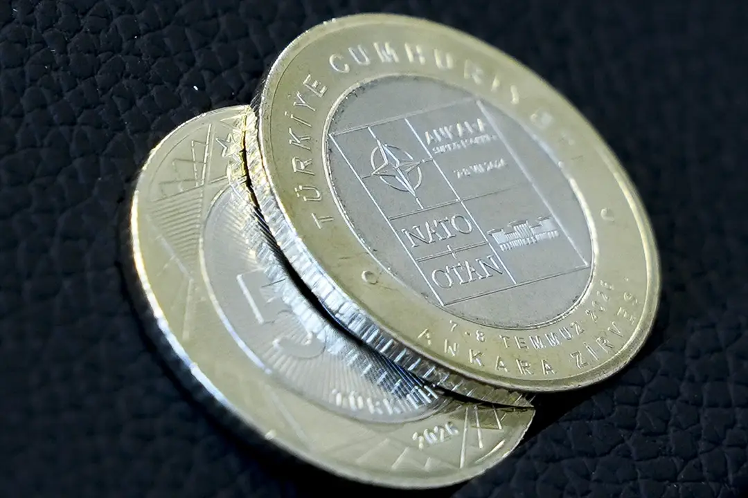 NATO Zirvesi anısına özel 5 lira basıldı