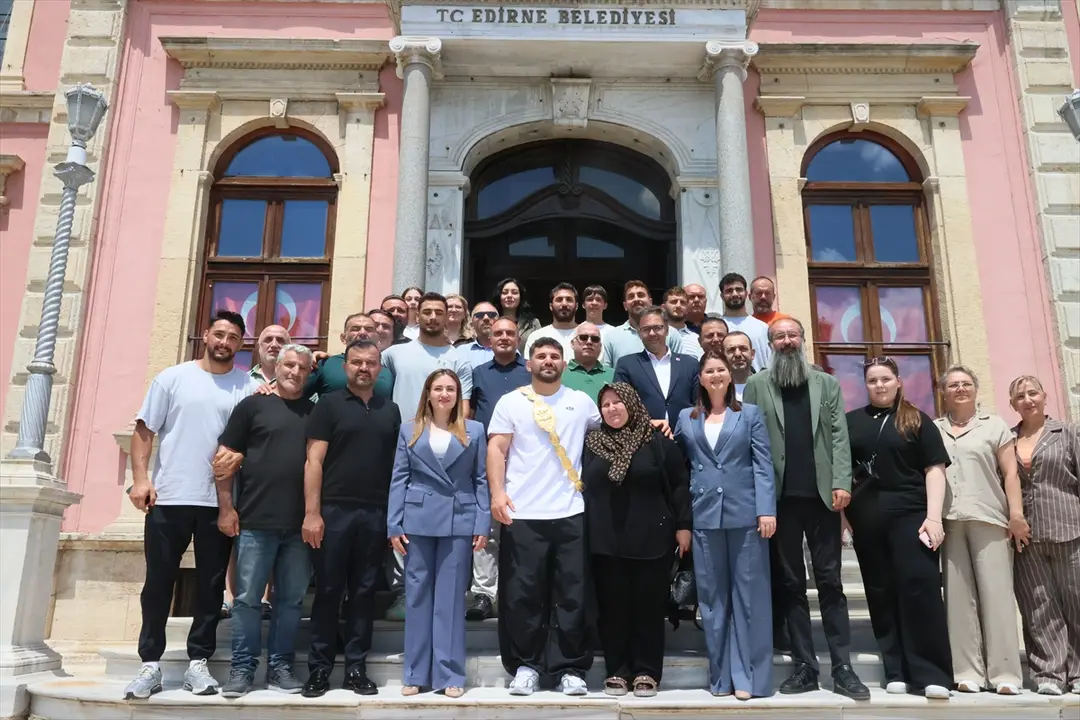 Taş: Çocukluk hayalim Kırkpınar başpehlivanlığı