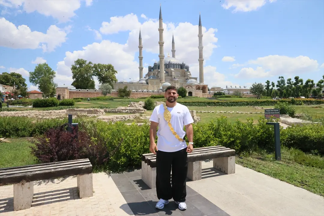 Taş: Çocukluk hayalim Kırkpınar başpehlivanlığı