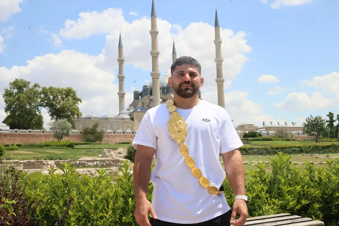 Taş: Çocukluk hayalim Kırkpınar başpehlivanlığı