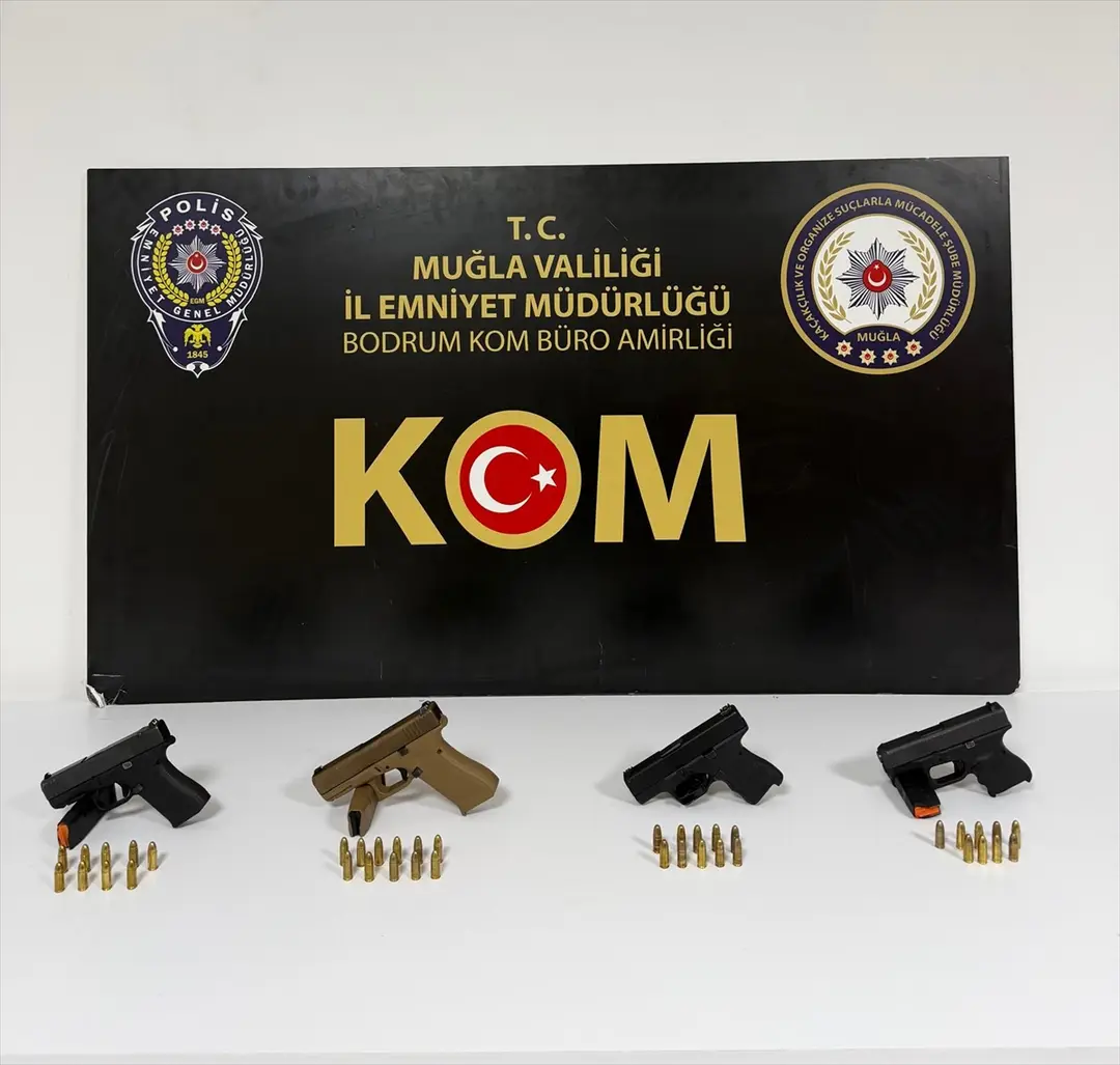 Bodrum'da ruhsatsız silahlı 4 zanlı tutuklandı