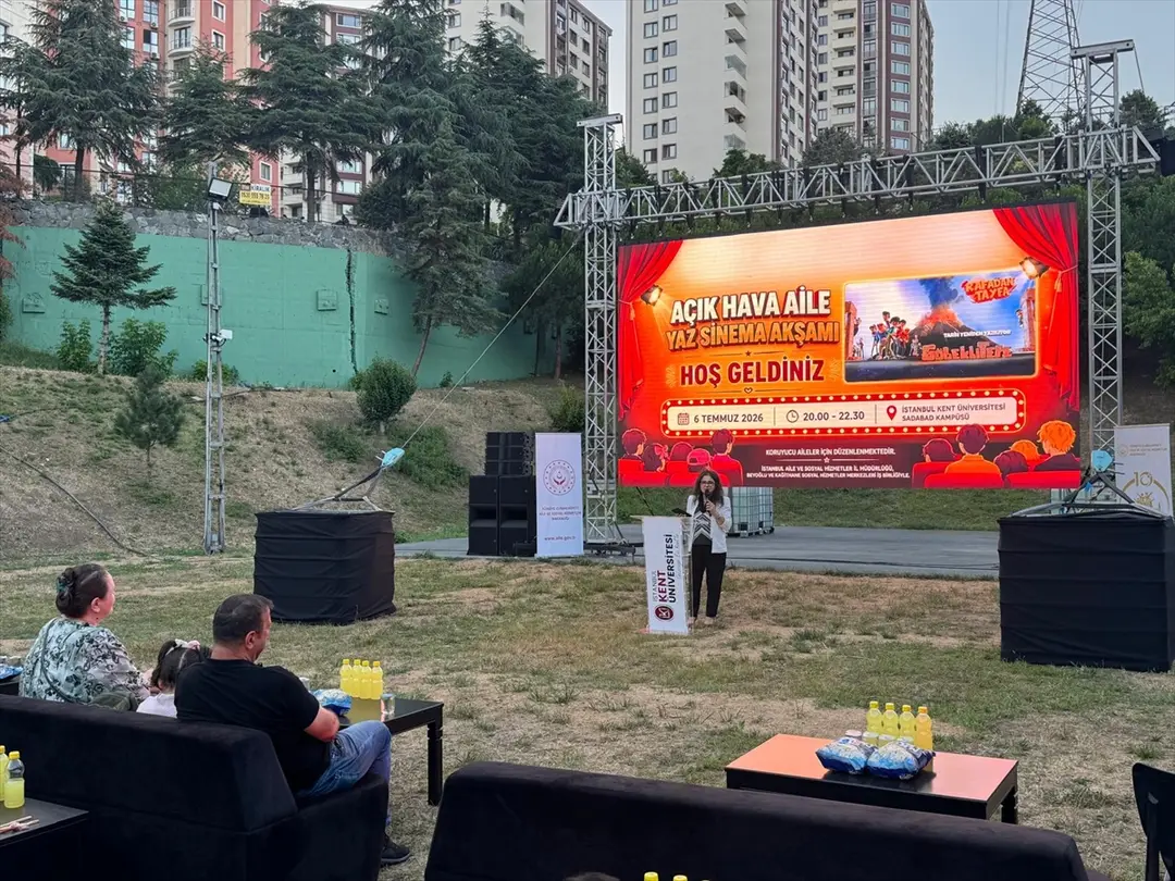 Koruyucu aileler ve çocuklar sinemada buluştu