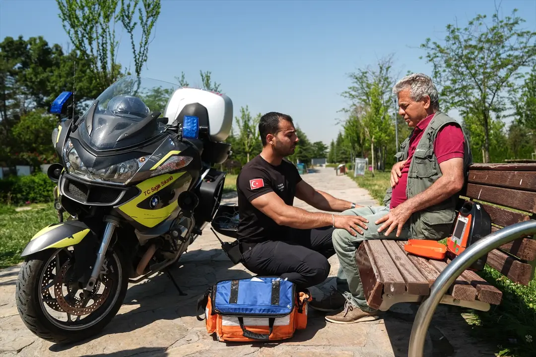 Motosiklet ambulans ekipleri erişilmesi güç noktalardaki vakalara ulaşarak hayat kurtarıyor