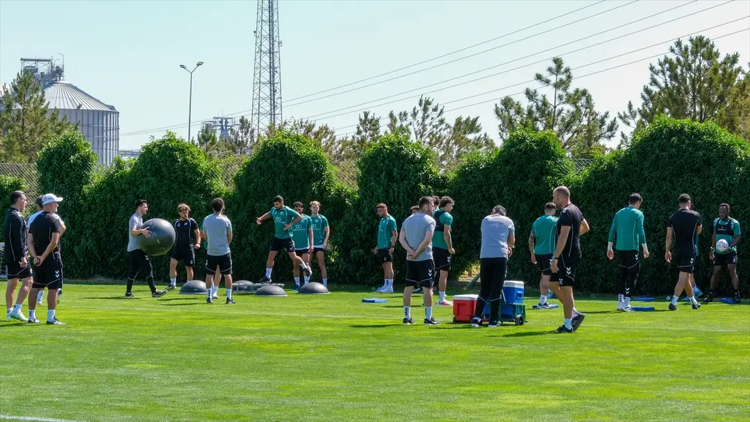 Konyaspor, kadrosunu 5 oyuncuyla güçlendirmek istiyor