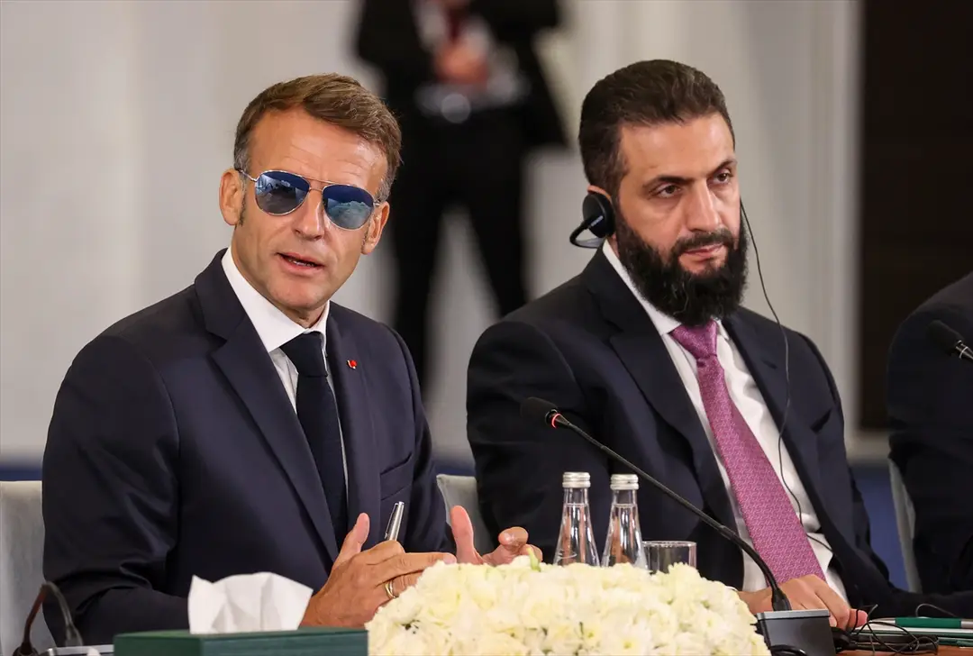 Suriye Cumhurbaşkanı Şara ile Fransa Cumhurbaşkanı Macron, Suriye-Fransa Ekonomi Forumu'nda konuştu