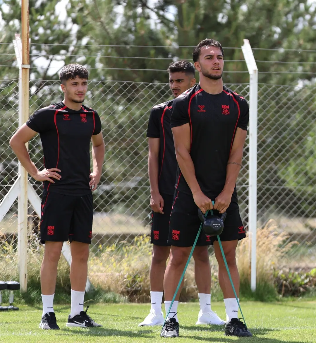 Sivasspor: Yeni sezona hazırlık sürüyor