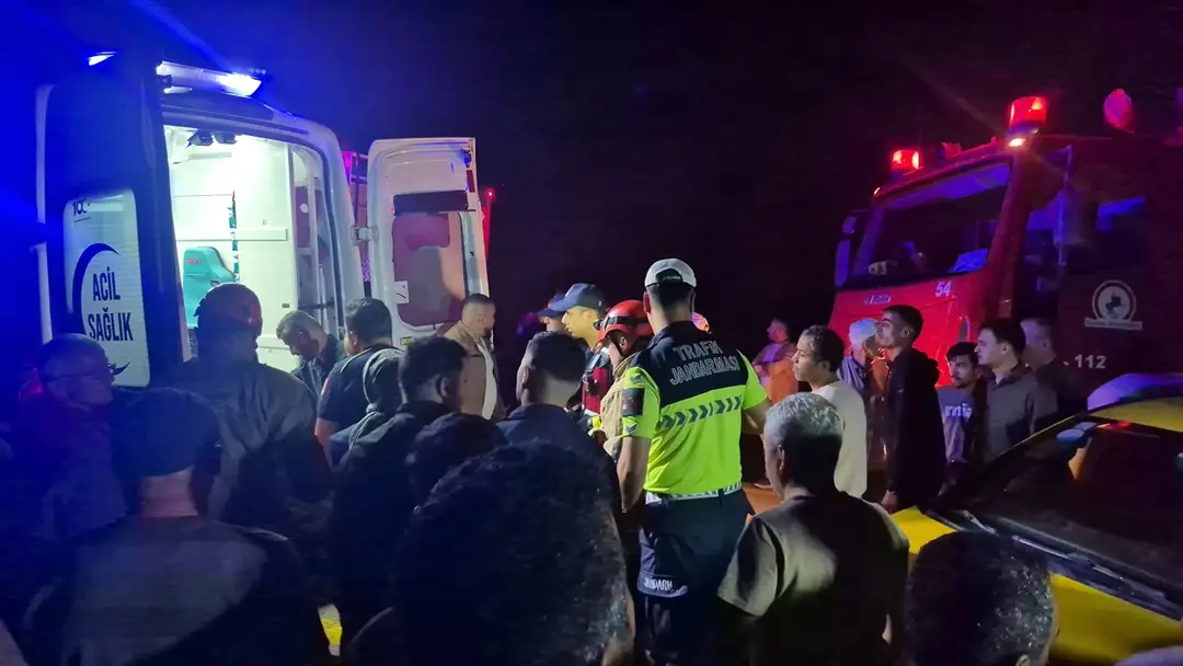 Düzce'de taksi şarampole devrildi: 1 yaralı
