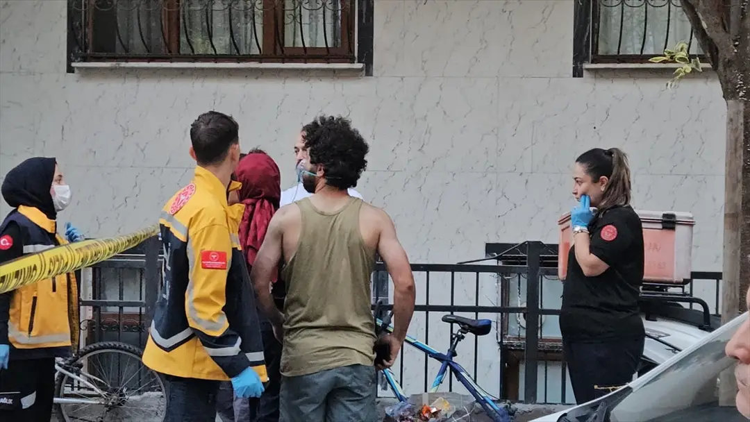 Kağıthane'de apartmanda yangın: 4 kişi etkilendi