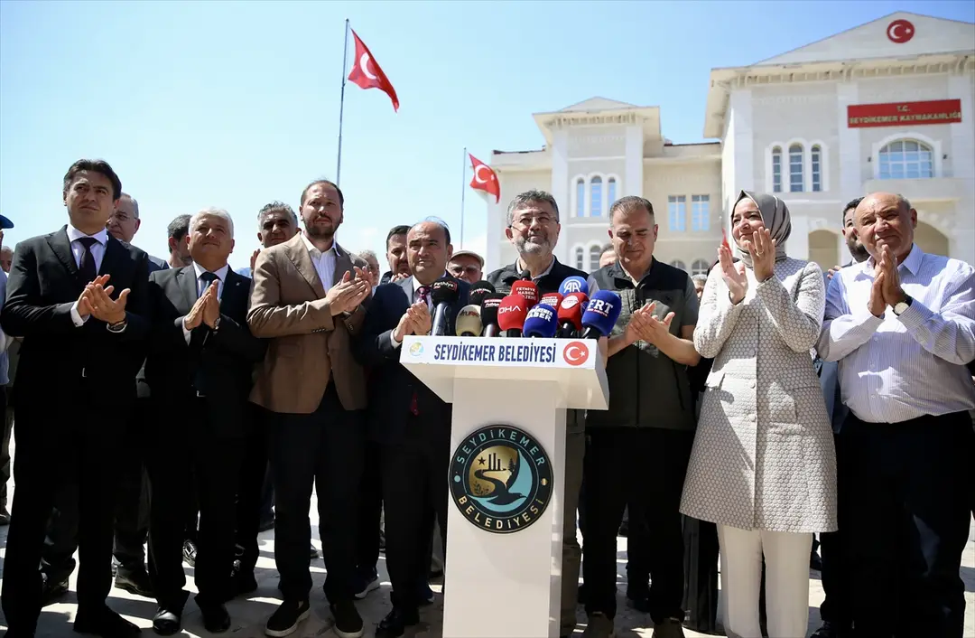 Bakan Yumaklı, Seydikemer Belediyesi ziyaretinde konuştu: